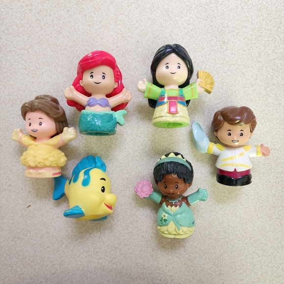 Little People DISNEY Princess Characters - Picture 1 of 1